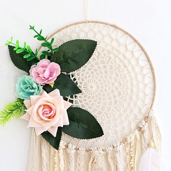 ✨RESTOCKED Dream Catcher White and Gold Feather - Picture 3 of 6